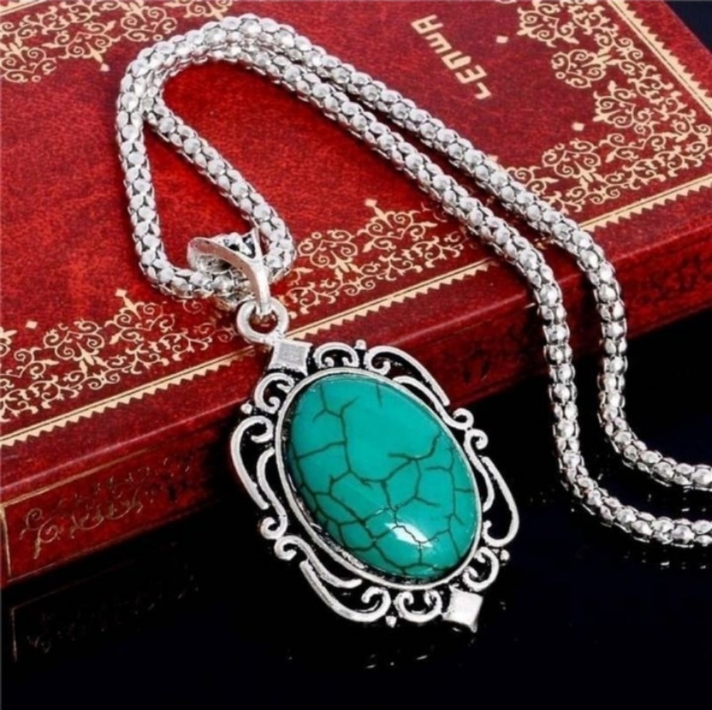 Gorgeous! Tibetan Silver Turquoise Jewelry Set - Picture 4 of 6